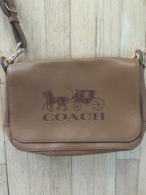 Vintage Coach Brown Leather Crossbody Bag with Dark Brown Logo